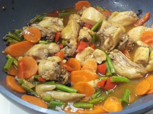 Stir Fry Chicken and Vegetable with Simple Chinese Sauce